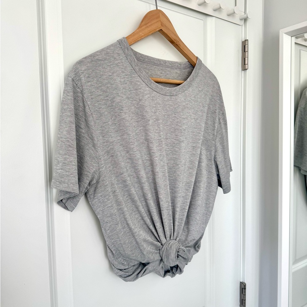 Lululemon Athletica Gray Short Sleeve Tee